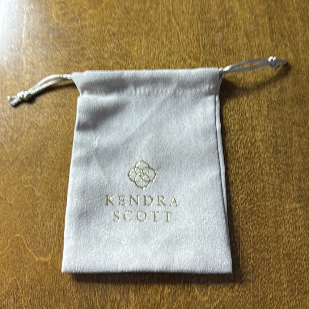 Kendra Scott dust bag